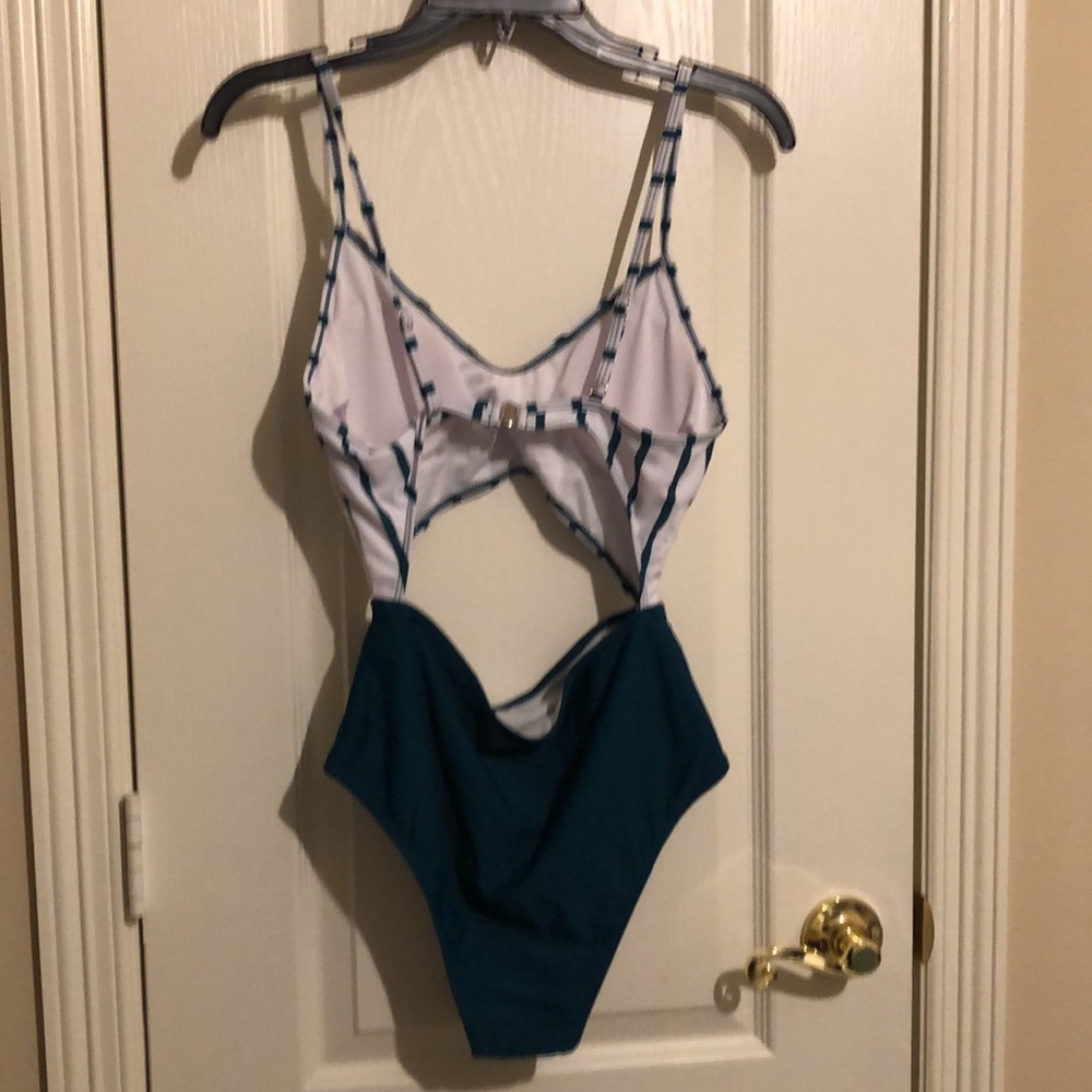 NEW without tags SHEIN one piece Swimsuit size M. - Picture 3 of 3
